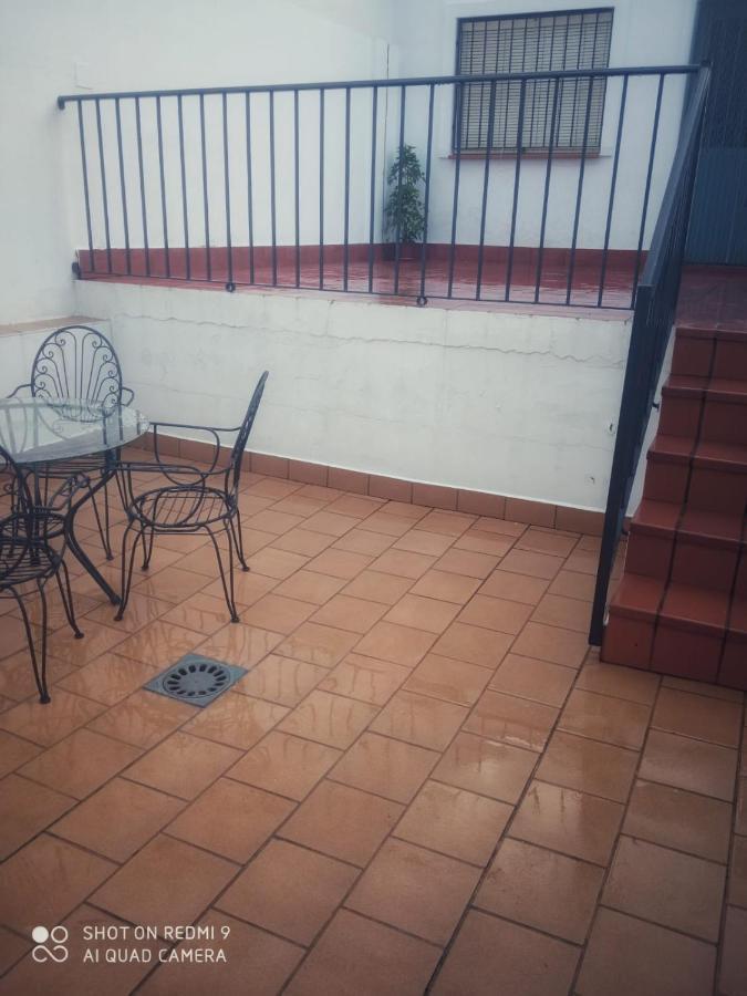 Comodo Adosado En San Bartolome San Bartolomé de la Torre Exterior photo